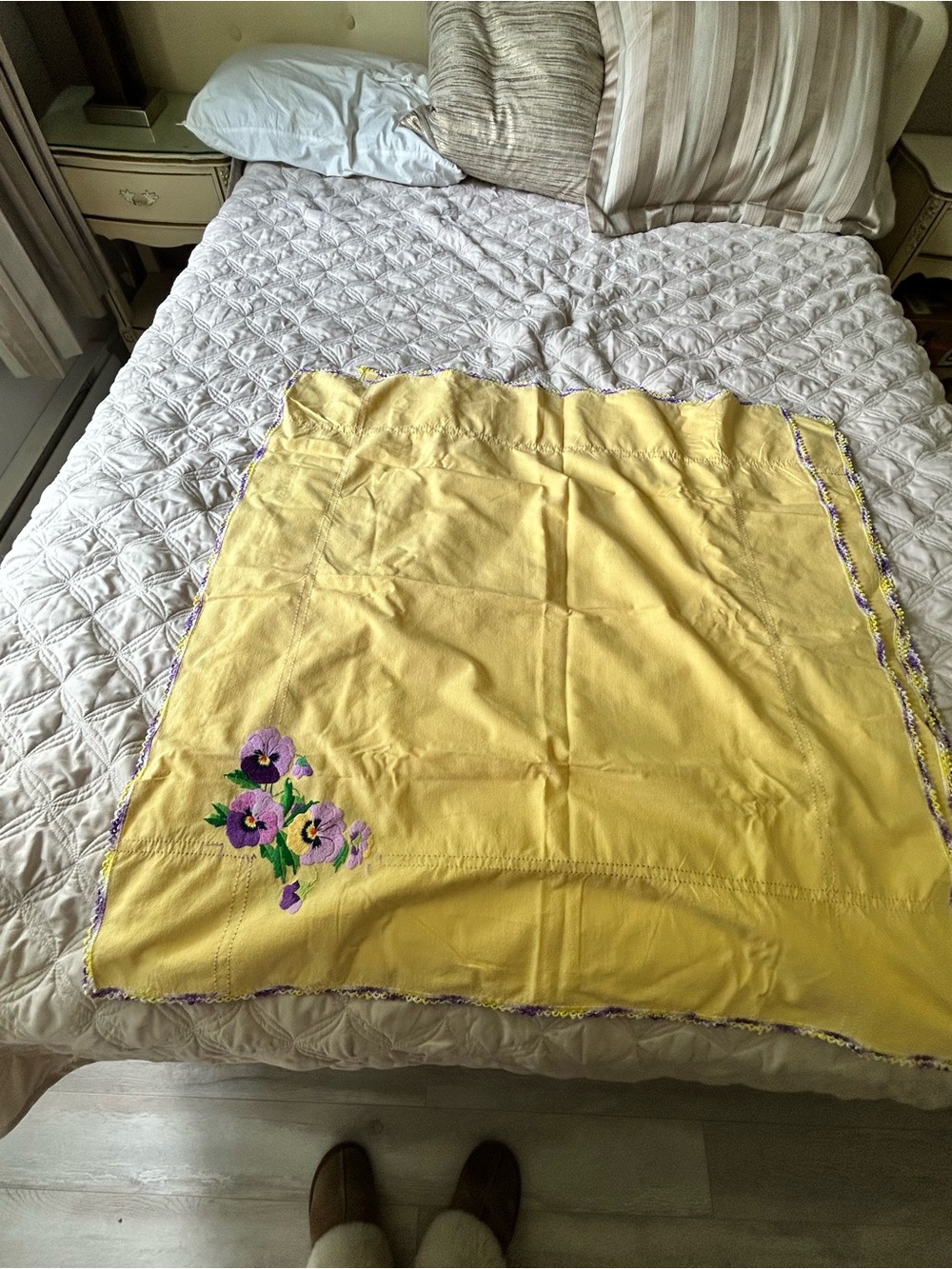 VTG 1950 Yellow Floral Embroidered Women’s tablecloth set of three